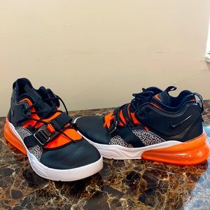 Nike Air Force 270
